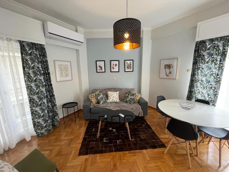 Apartment Plaka - 2 Bedroom 2 Bath Flat